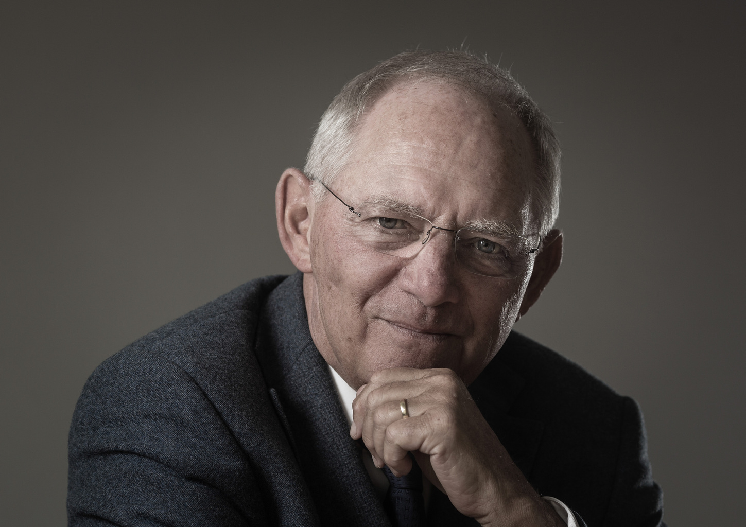 Finanzminister Wolfgang Schaeuble in seinem Buero im Finanzministerium in Berlin.

Foto: Bonss/ mome...